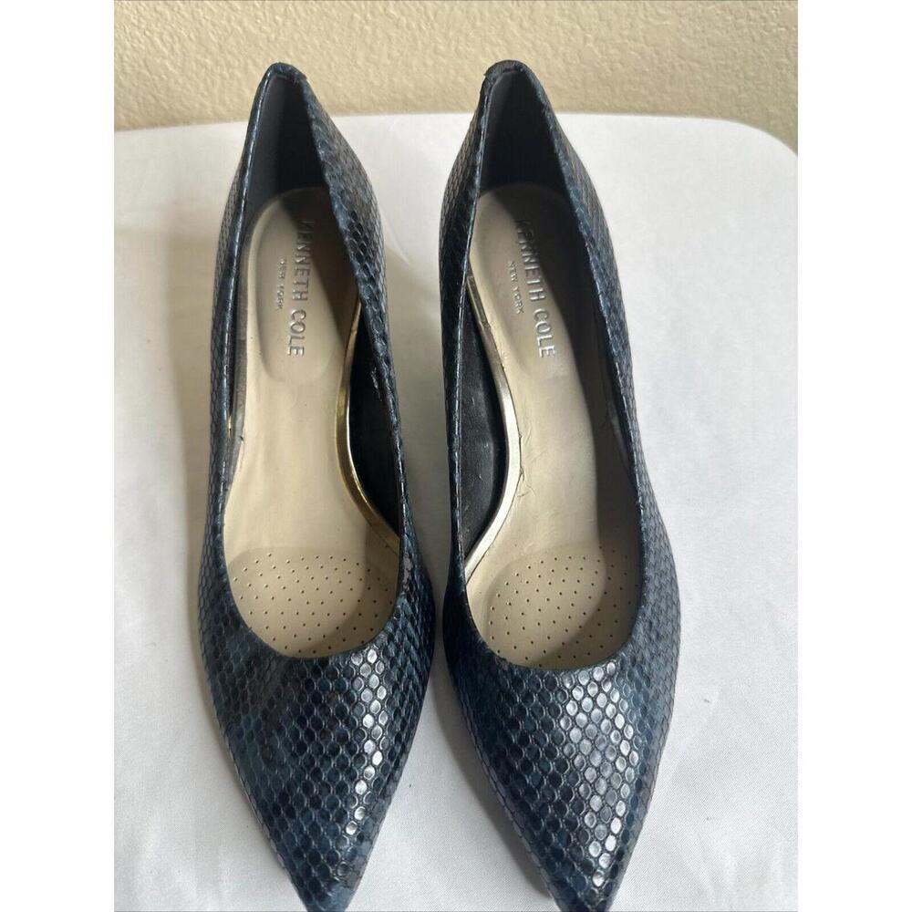 Kitten Heels Kenneth Cole Black Snake Skin Size 6M